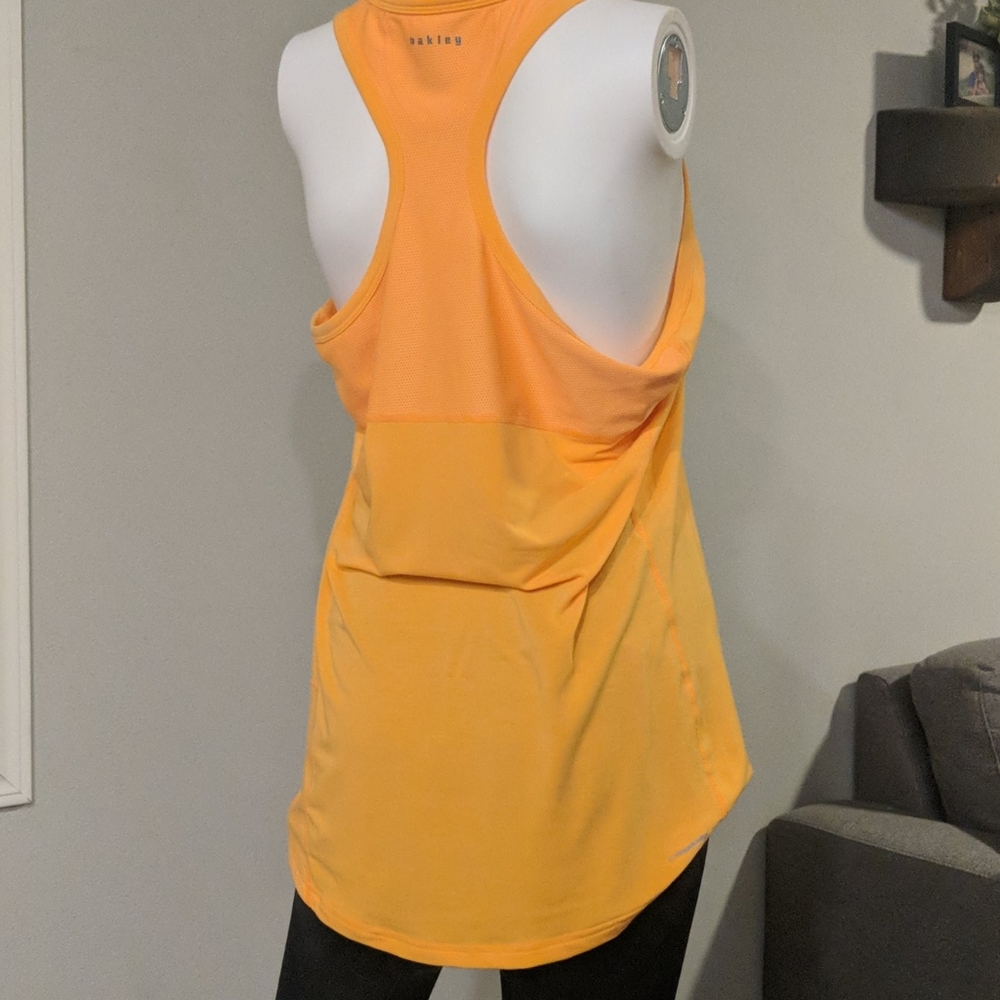 Oakley Tank